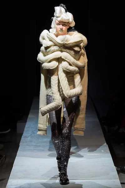 Look 8